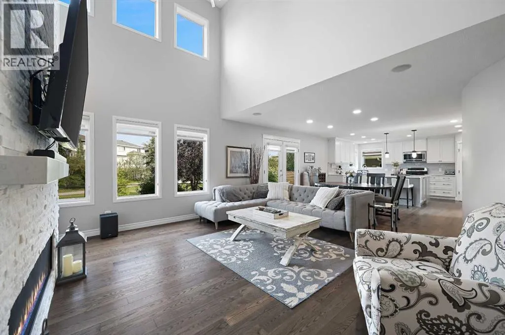 95 Panorama Hills View NW