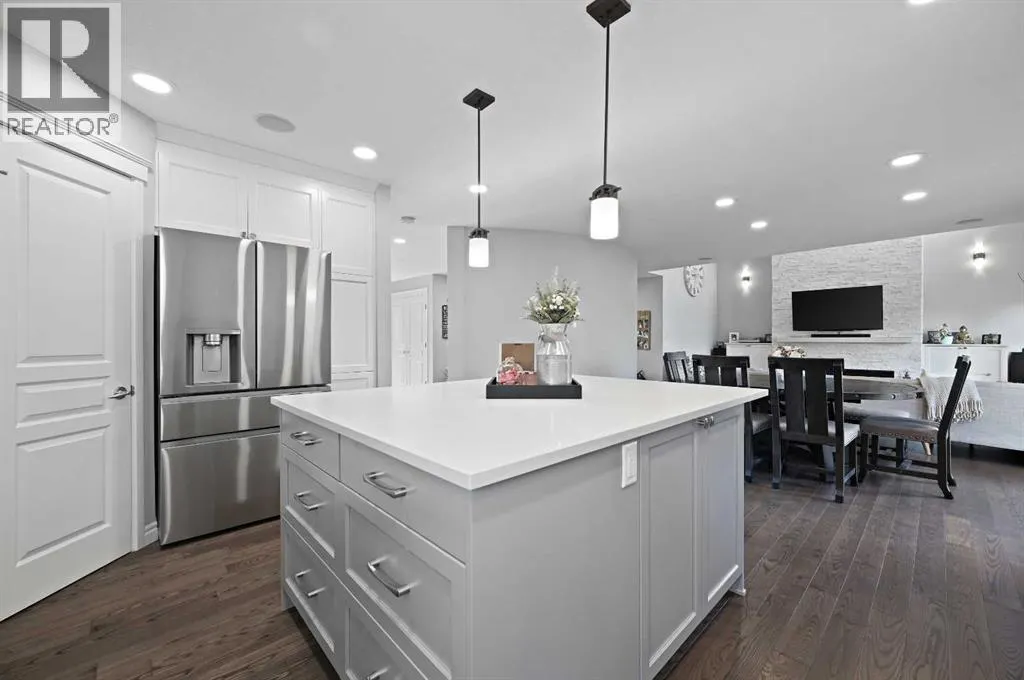 95 Panorama Hills View NW