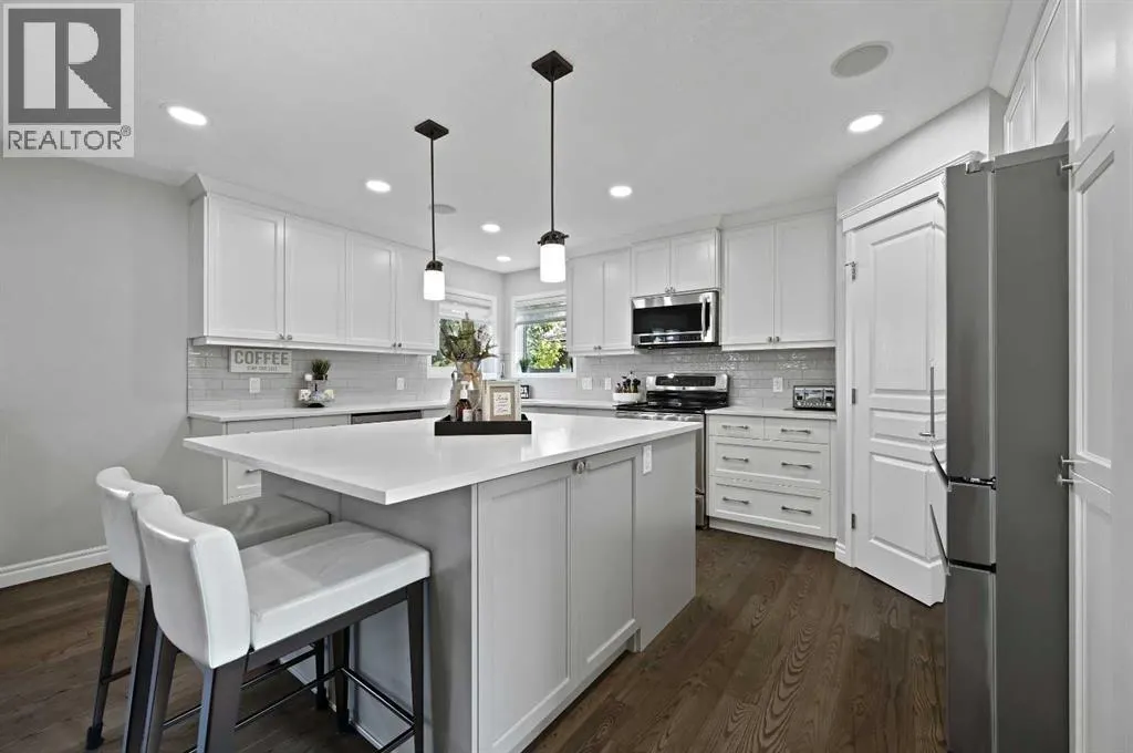95 Panorama Hills View NW