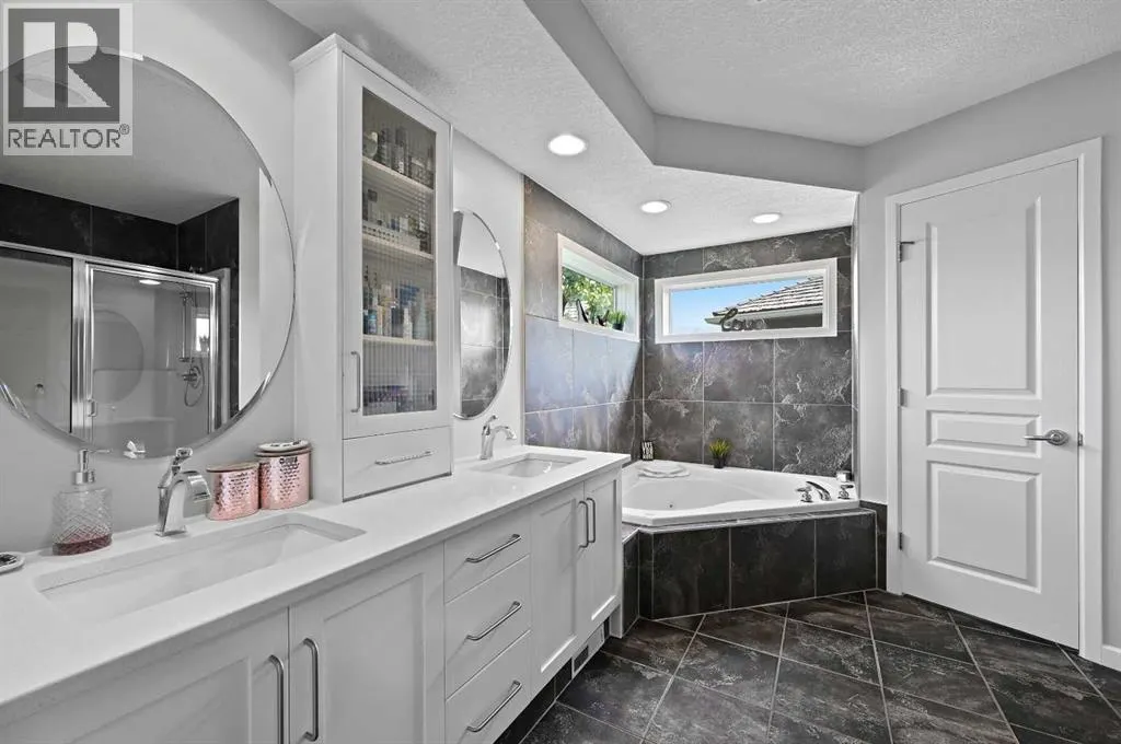 95 Panorama Hills View NW