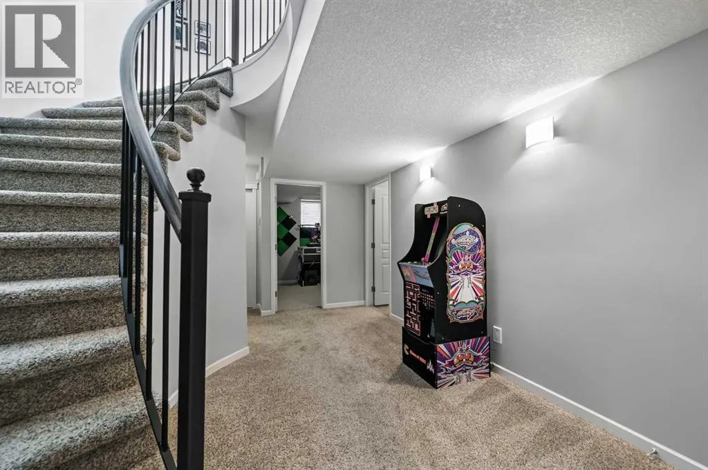 95 Panorama Hills View NW