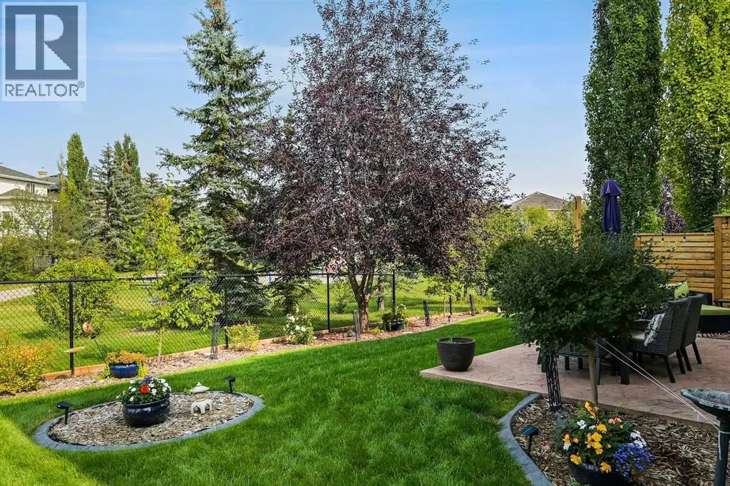 95 Panorama Hills View NW