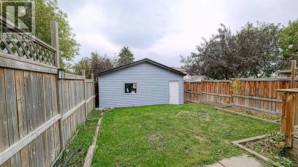 559 Abinger Road NE