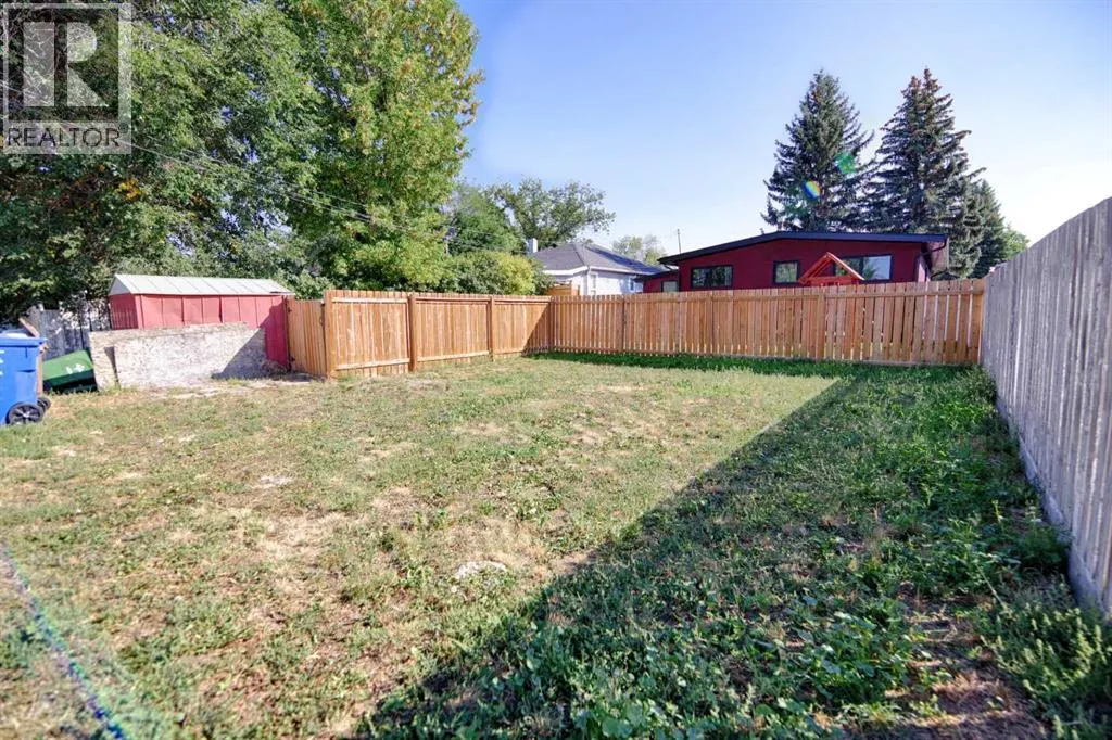 4925 52 Ave