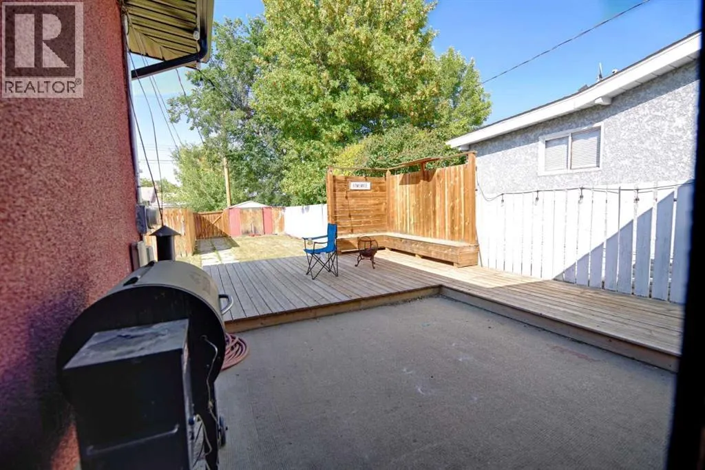 4925 52 Ave