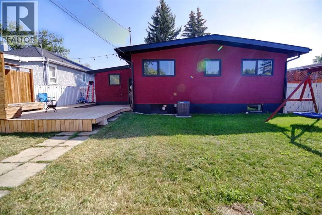 4925 52 Ave