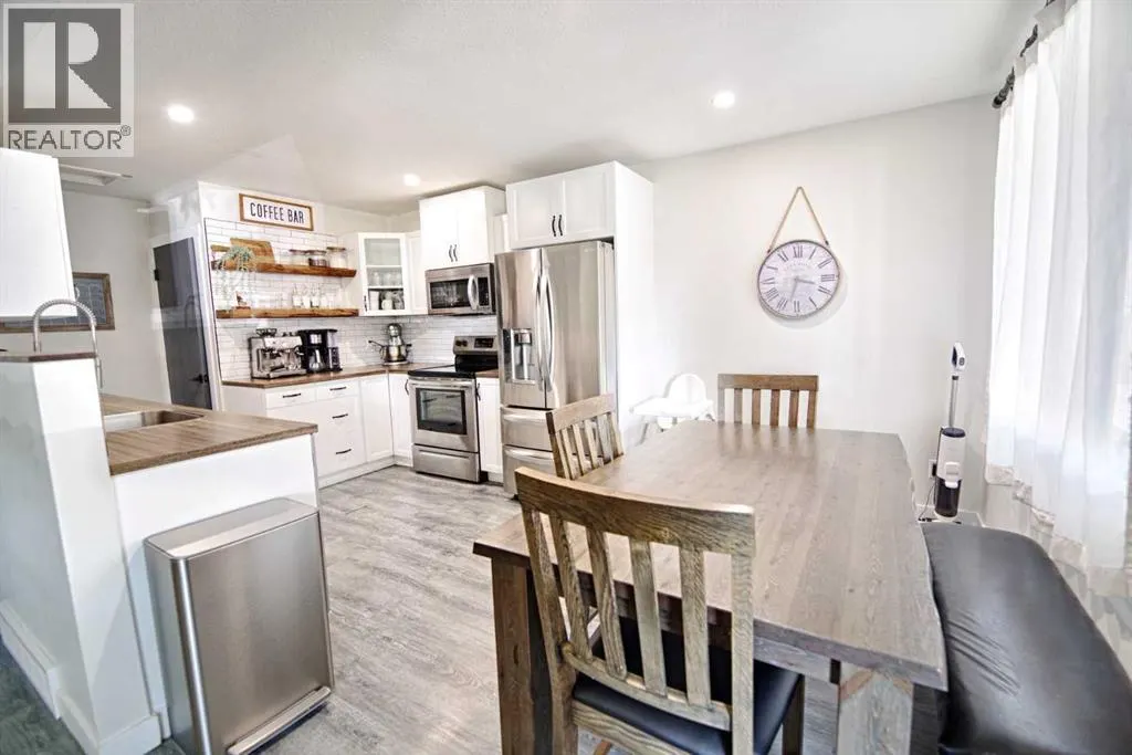 4925 52 Ave