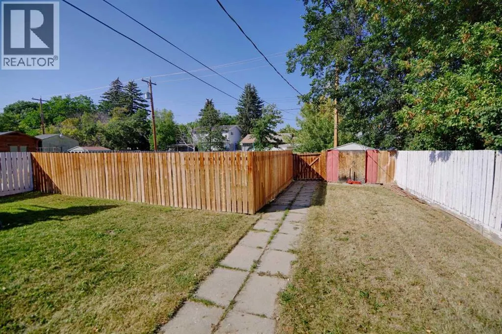 4925 52 Ave