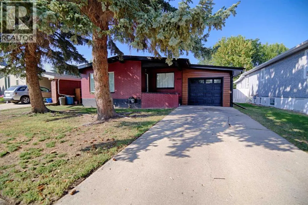 4925 52 Ave