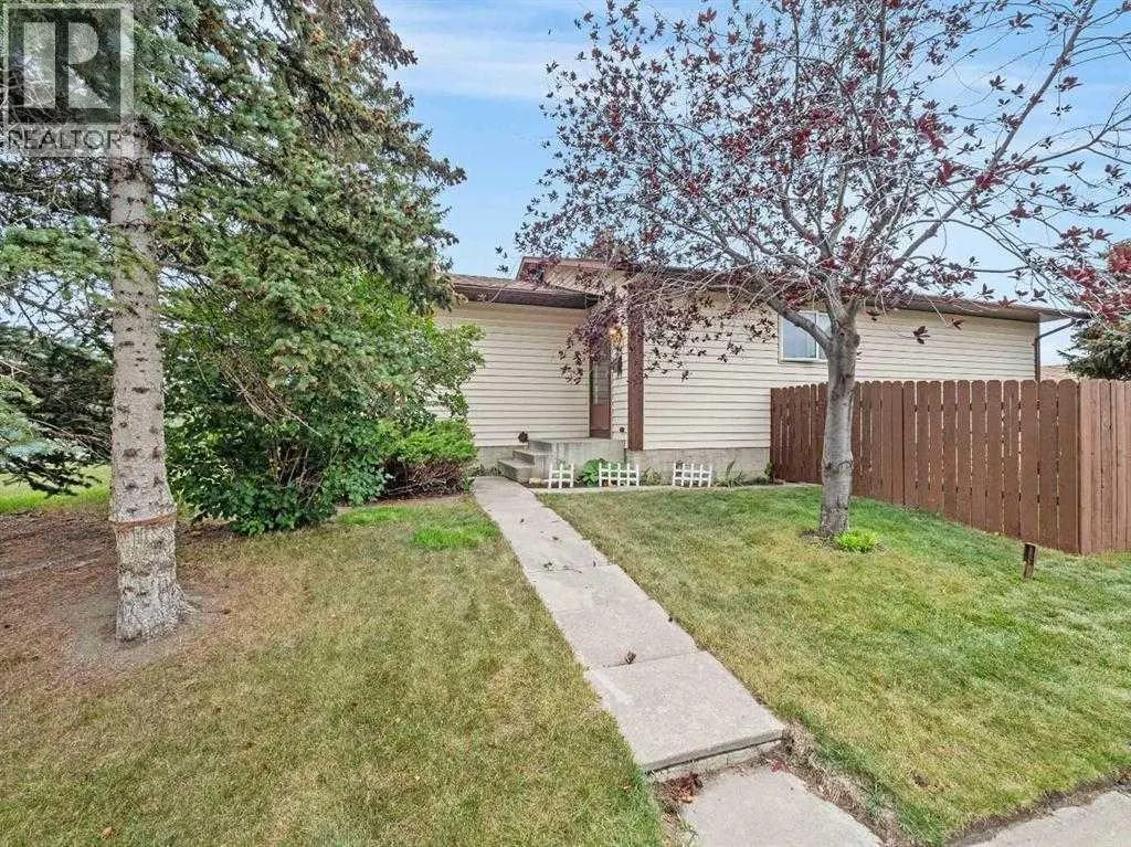 115 Whitman Place NE