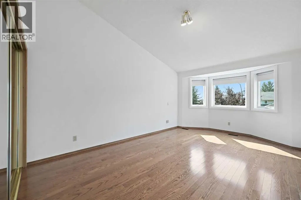 8 Edgeridge Way NW