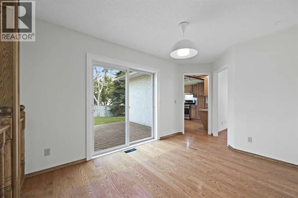 8 Edgeridge Way NW