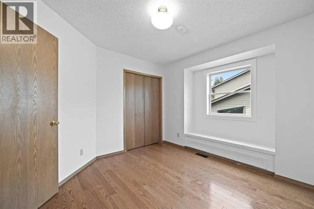 8 Edgeridge Way NW