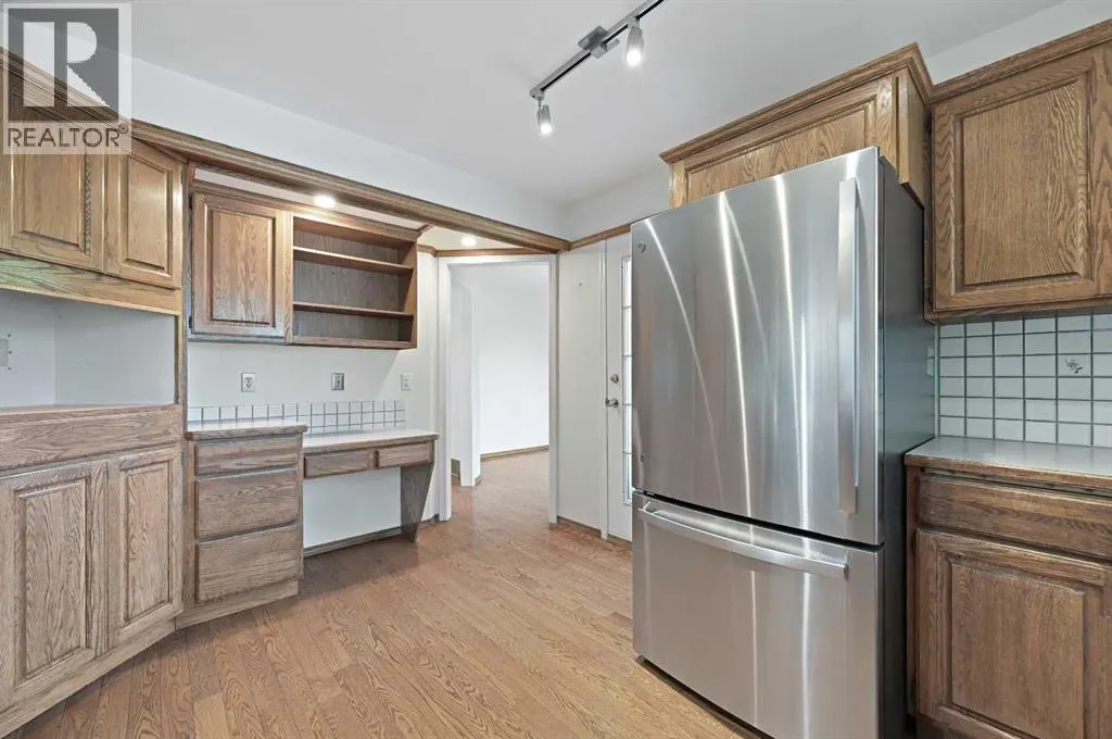 8 Edgeridge Way NW