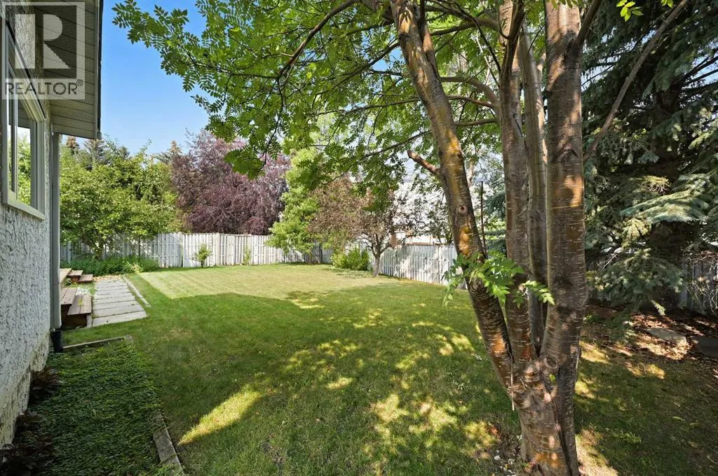 8 Edgeridge Way NW