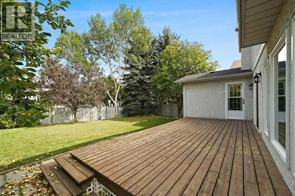 8 Edgeridge Way NW