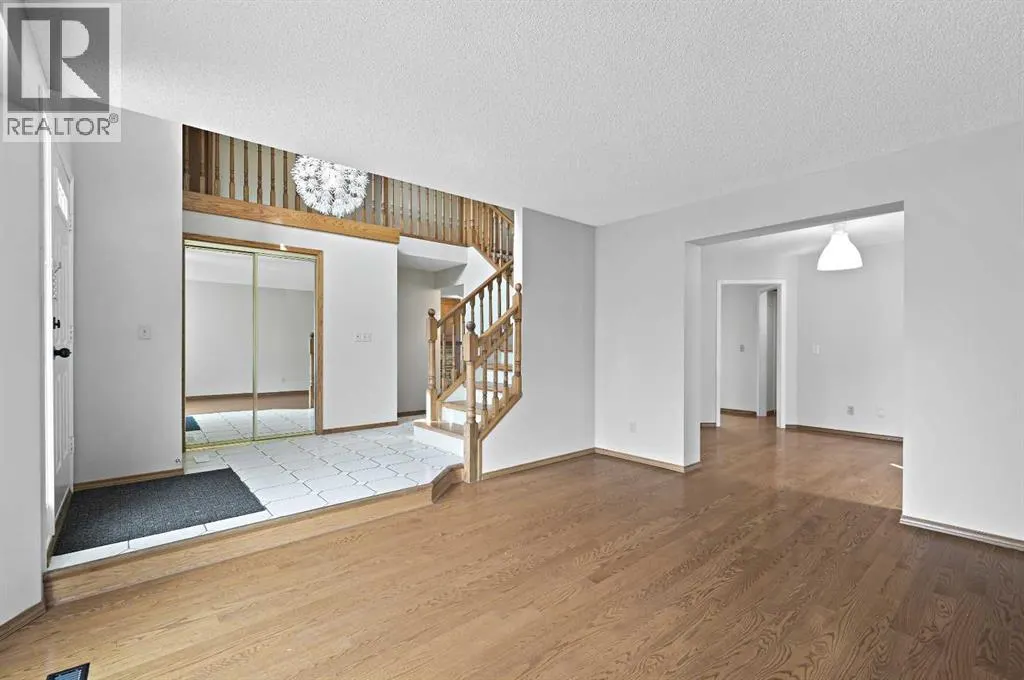 8 Edgeridge Way NW