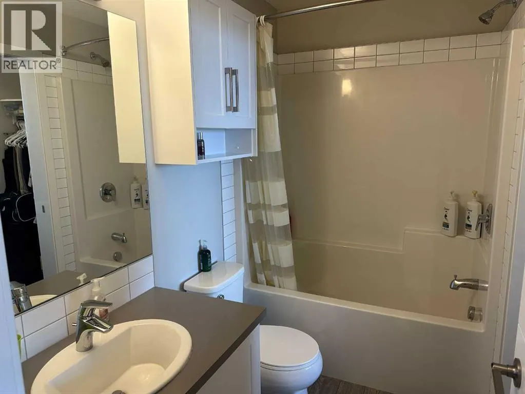 308, 122 Mahogany Centre SE
