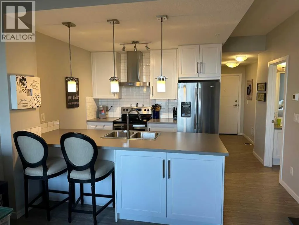 308, 122 Mahogany Centre SE