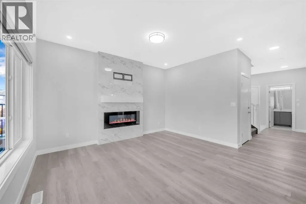 430 Corner Meadows Way NE