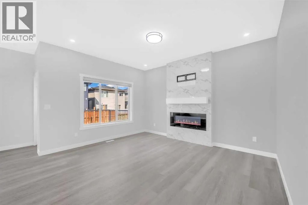 430 Corner Meadows Way NE
