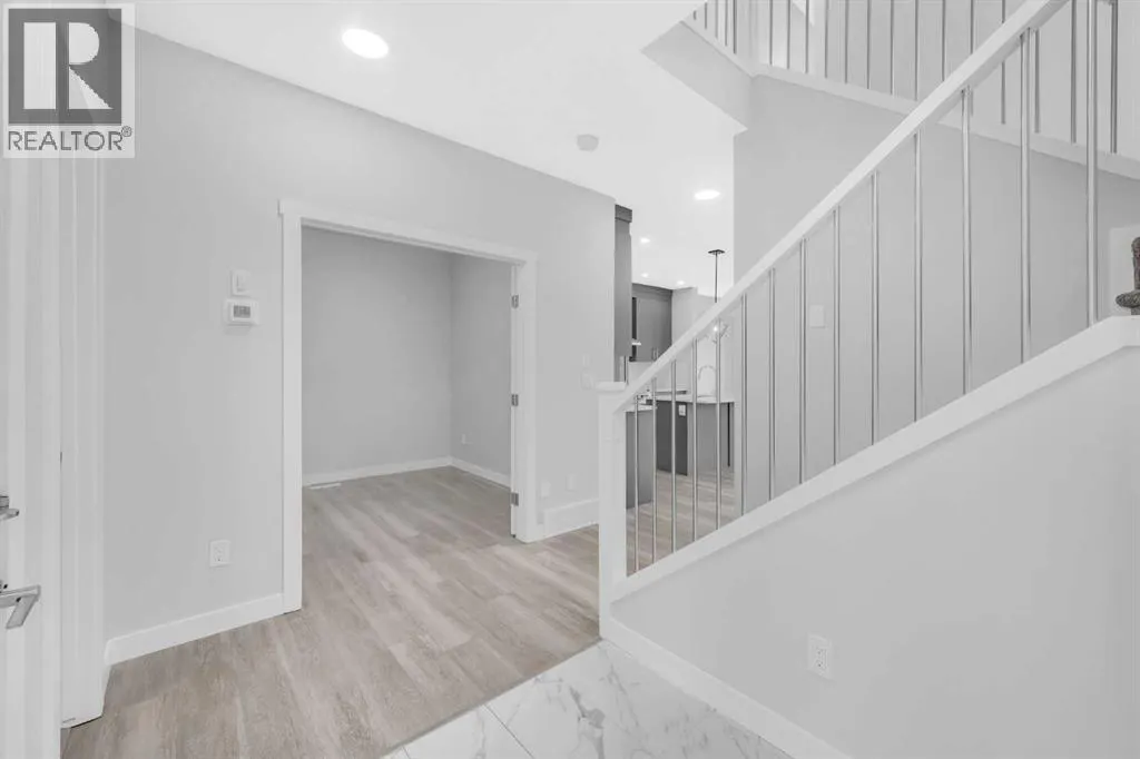 430 Corner Meadows Way NE