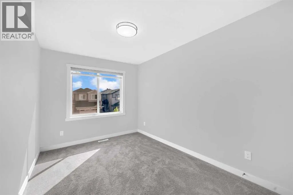 430 Corner Meadows Way NE