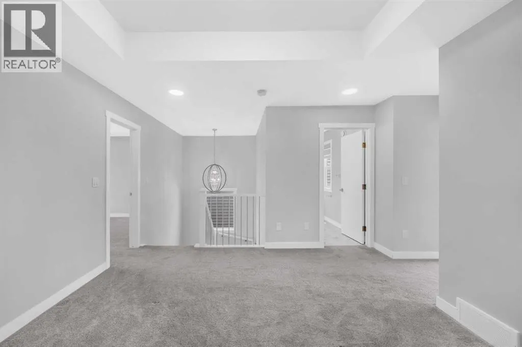 430 Corner Meadows Way NE
