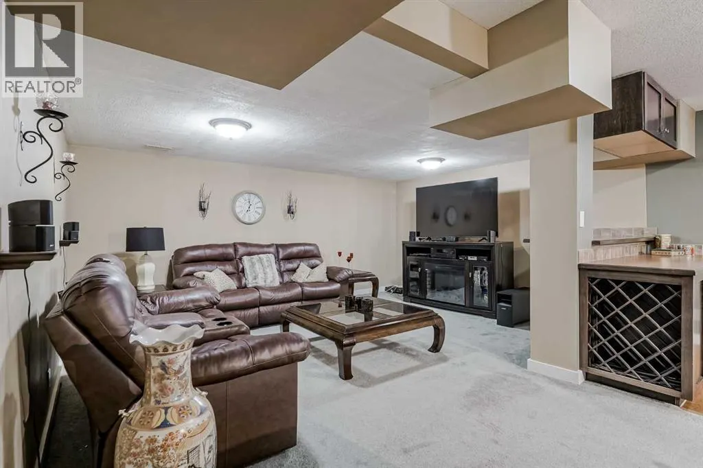 48 Chapala Square SE