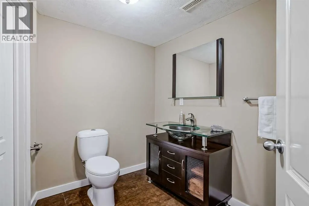 48 Chapala Square SE