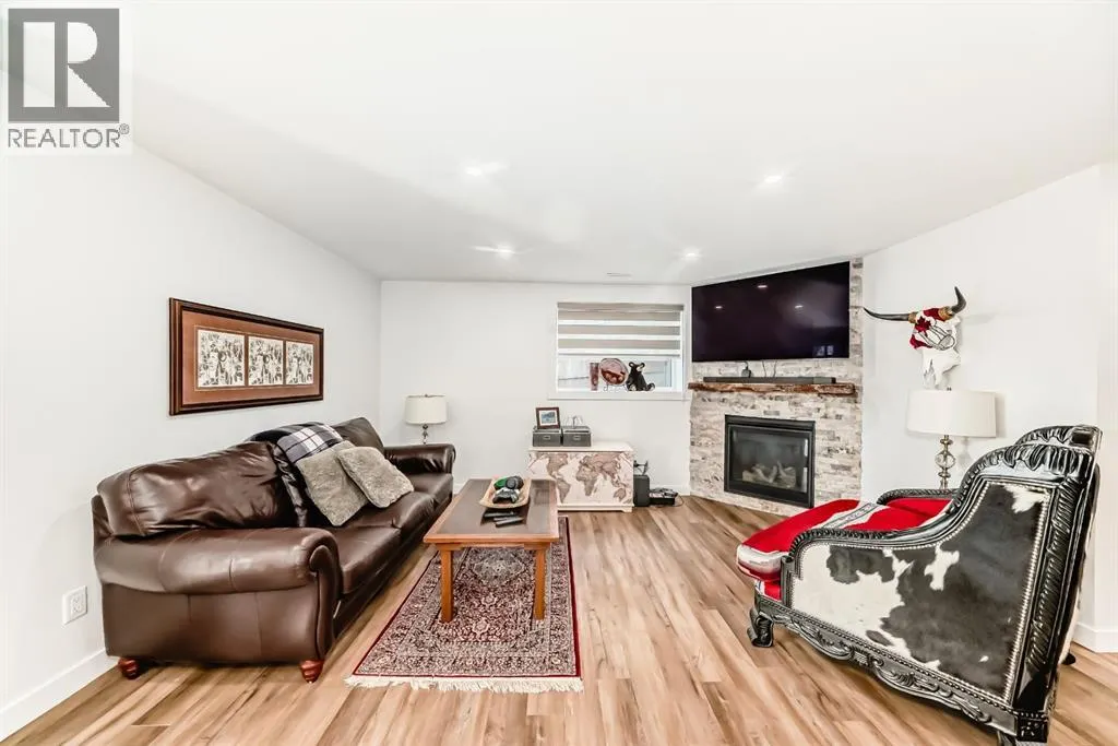 56 Greywolf Road N