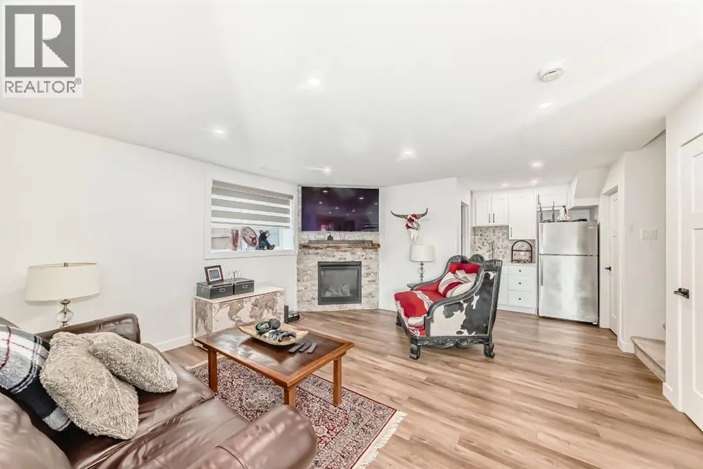 56 Greywolf Road N