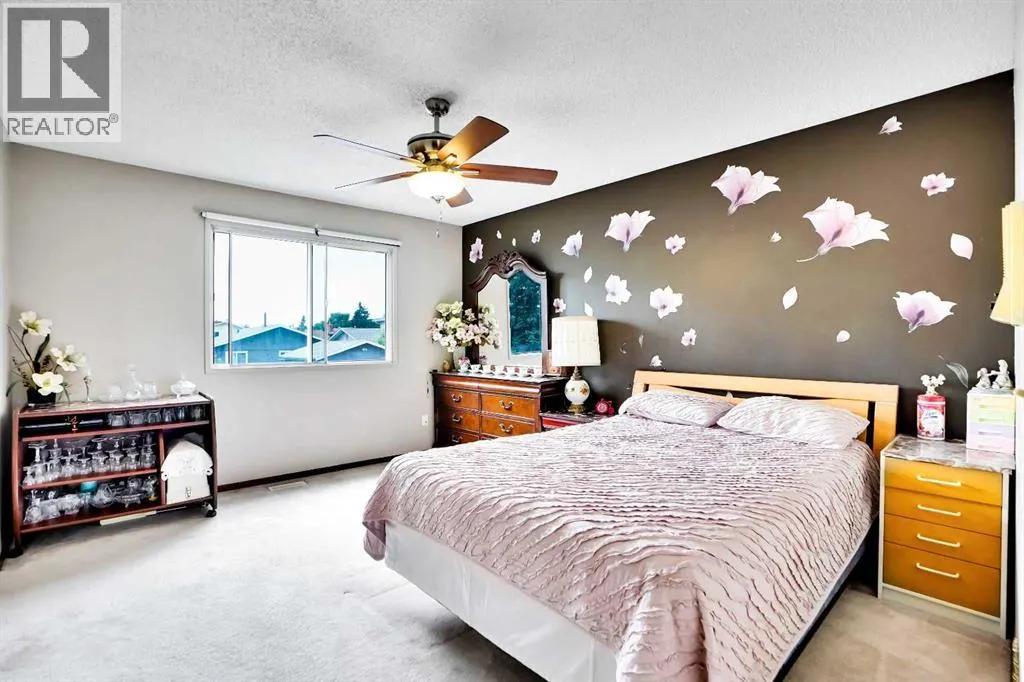 228 Rundlemere Road NE