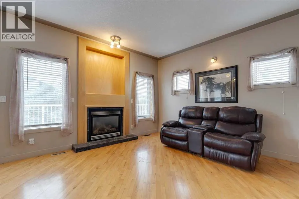 225 Bayside Place SW