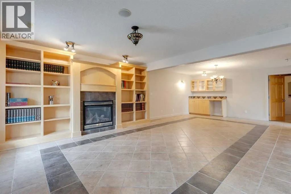 225 Bayside Place SW