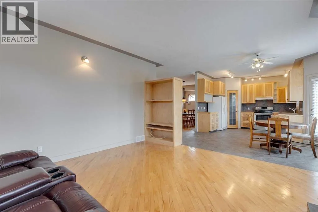 225 Bayside Place SW