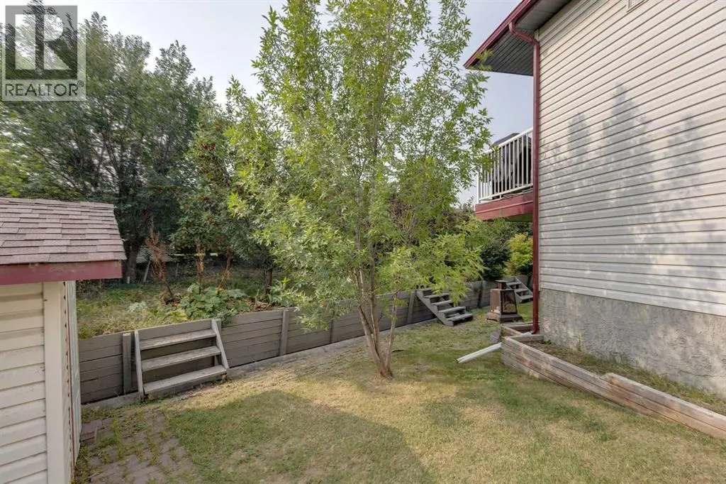 225 Bayside Place SW