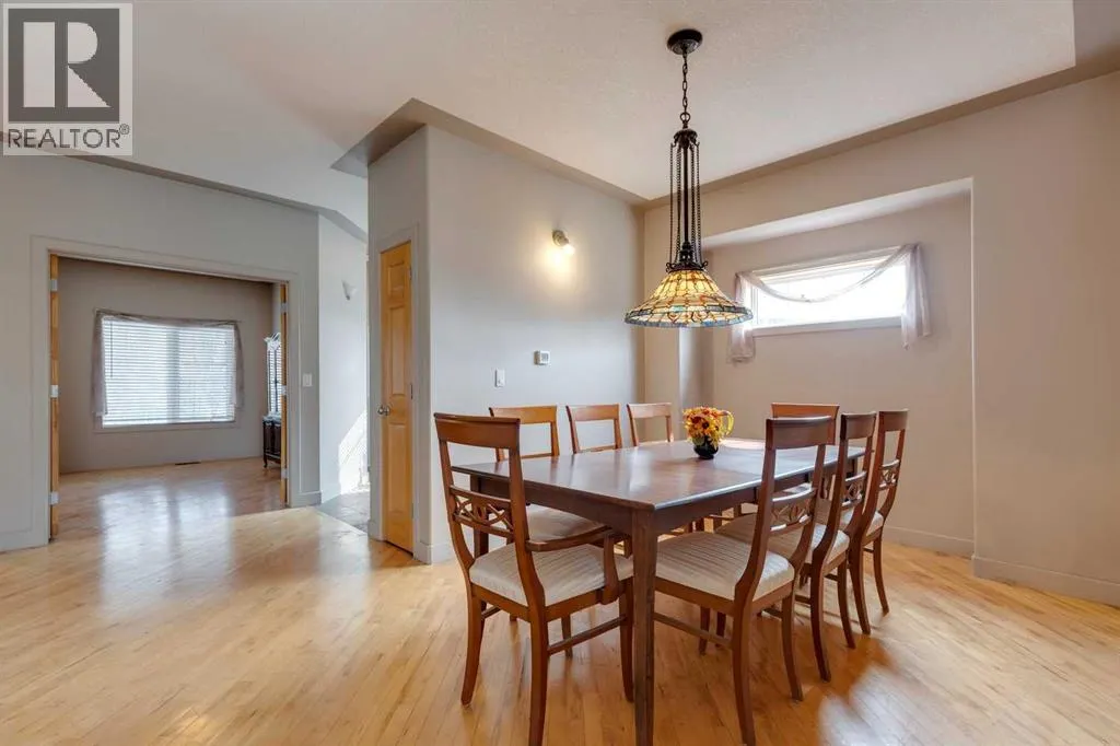 225 Bayside Place SW