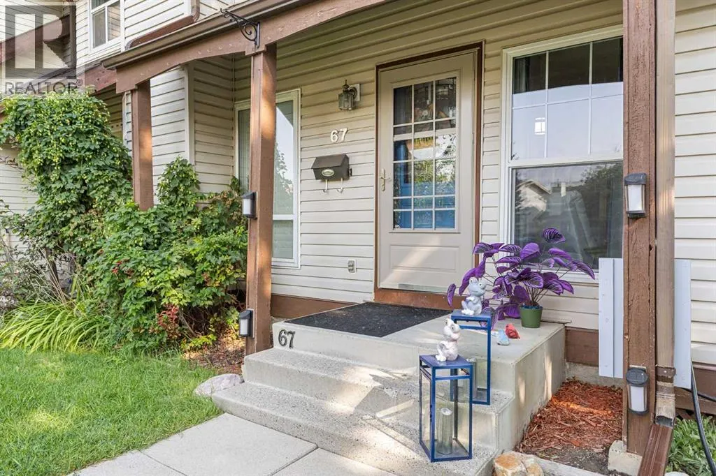 67 Woodhill Court SW