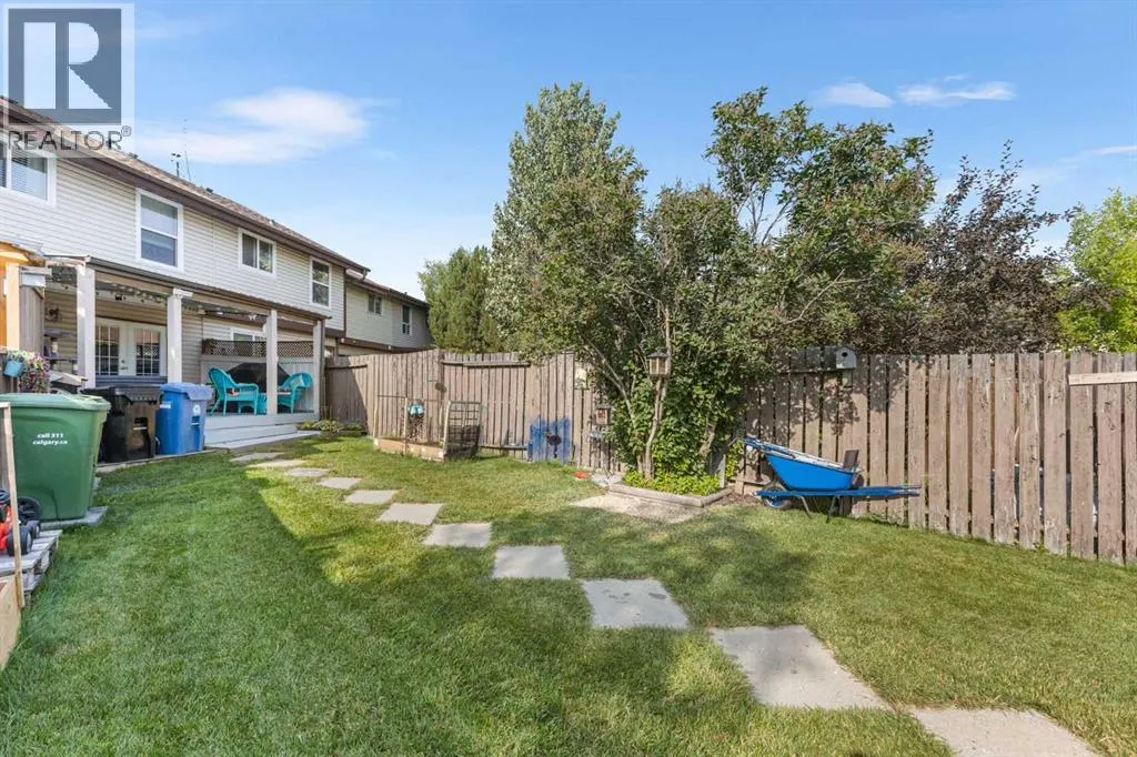 67 Woodhill Court SW