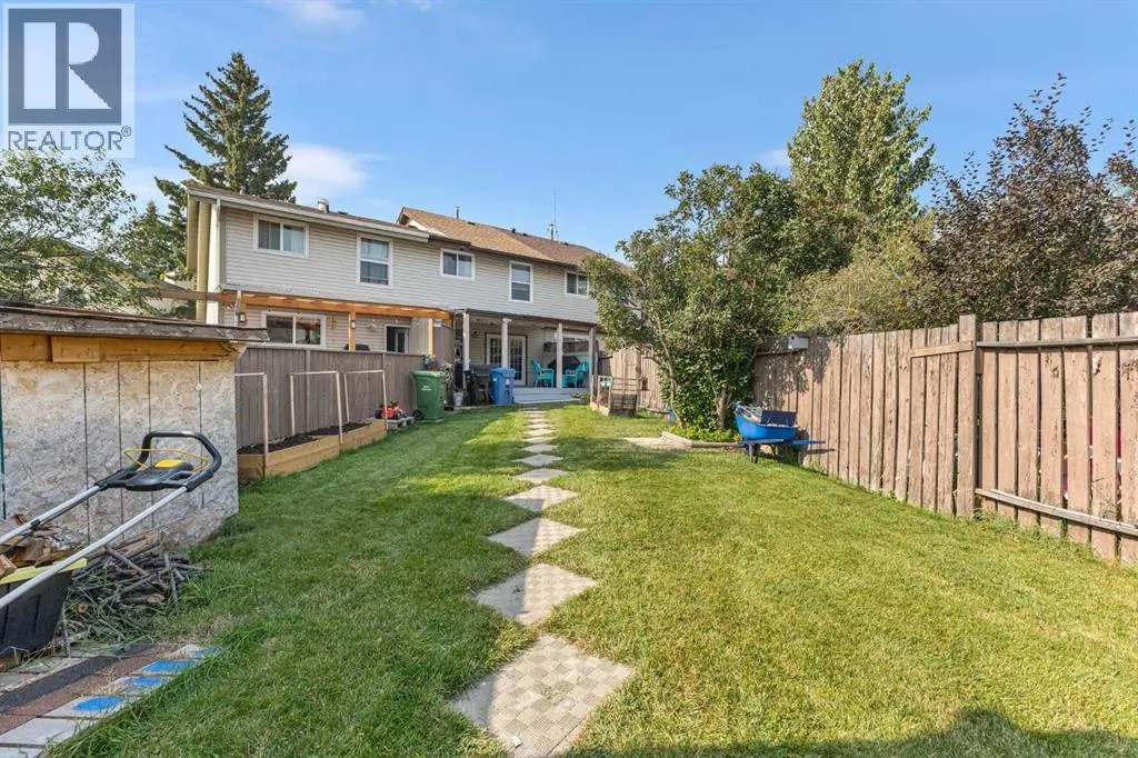 67 Woodhill Court SW