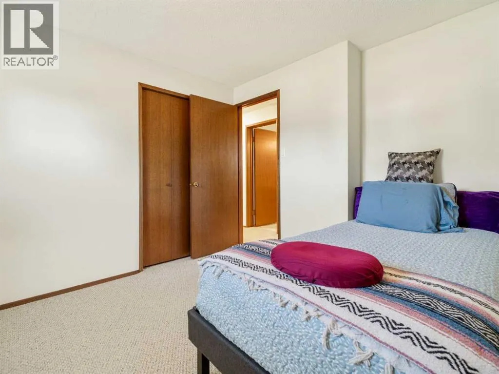 1223 St. Catherine Road N