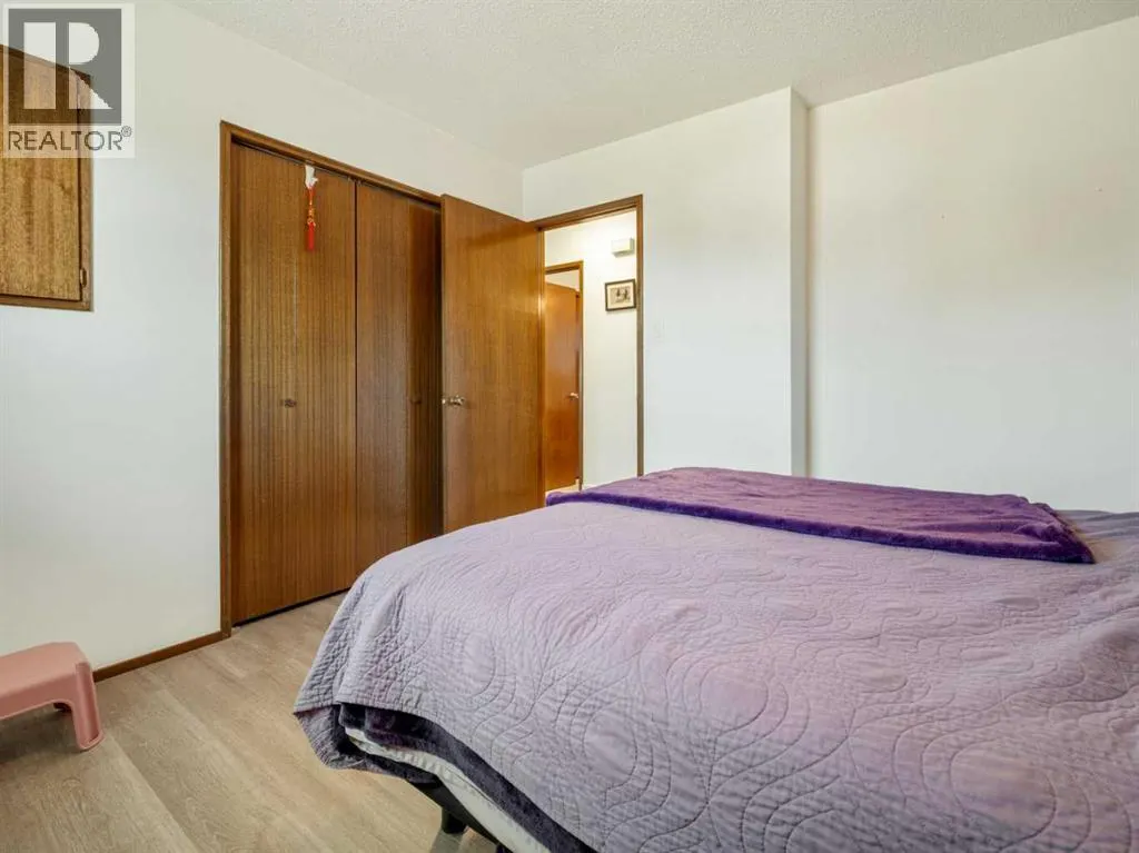 1223 St. Catherine Road N
