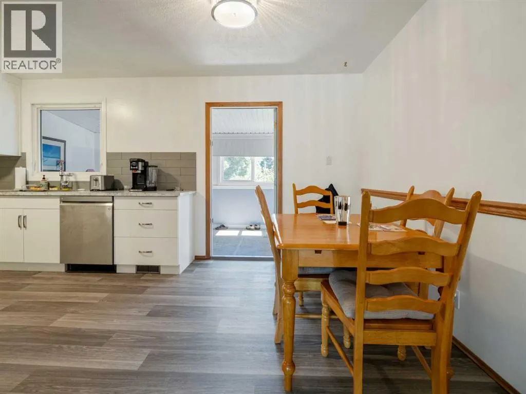 1223 St. Catherine Road N