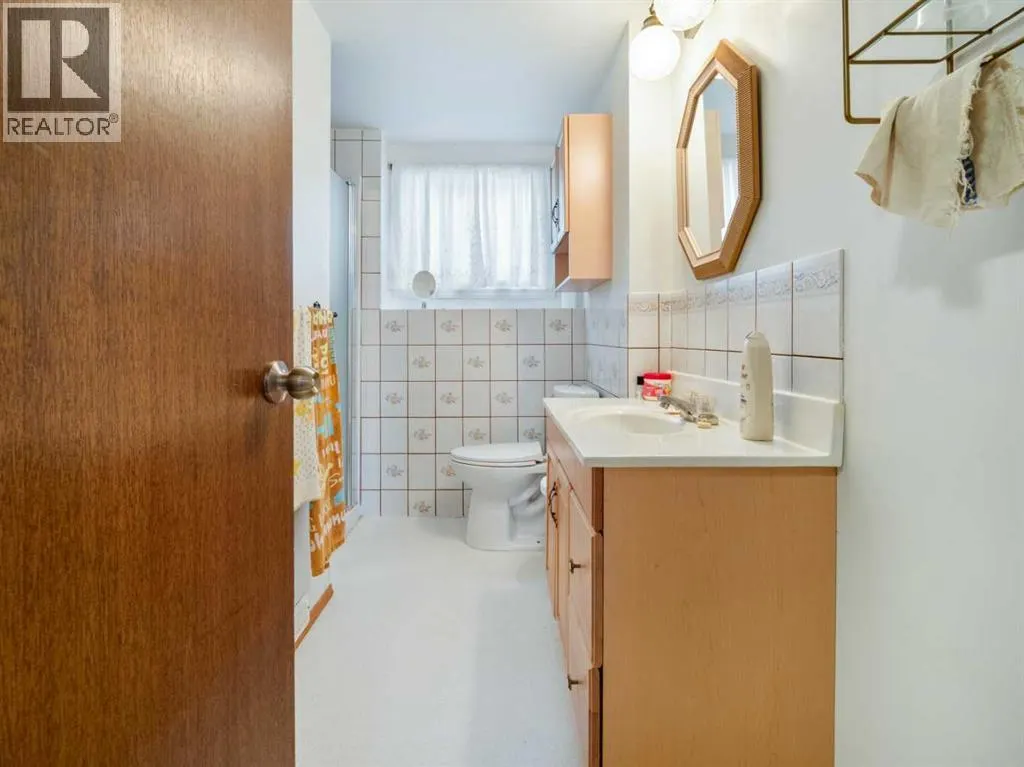 1223 St. Catherine Road N