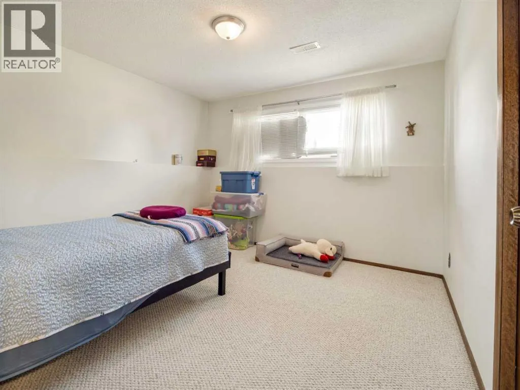 1223 St. Catherine Road N
