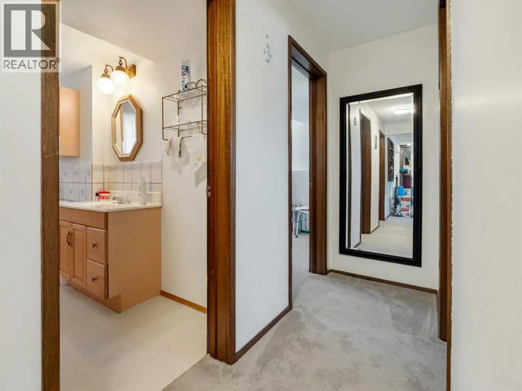 1223 St. Catherine Road N