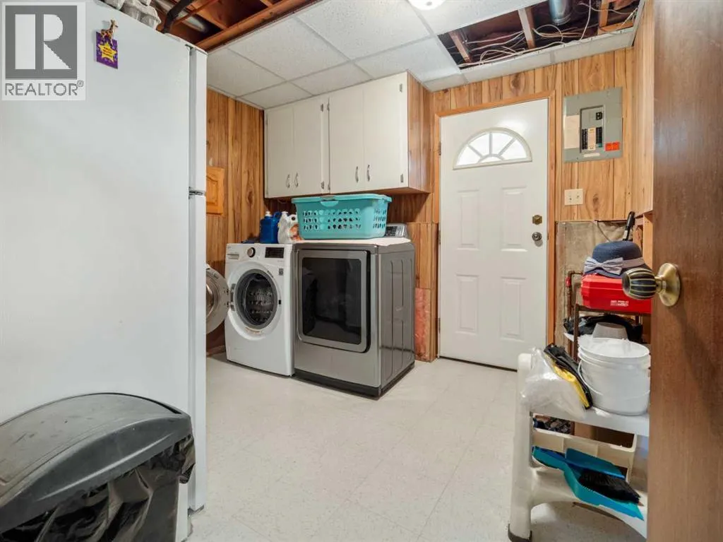 1223 St. Catherine Road N