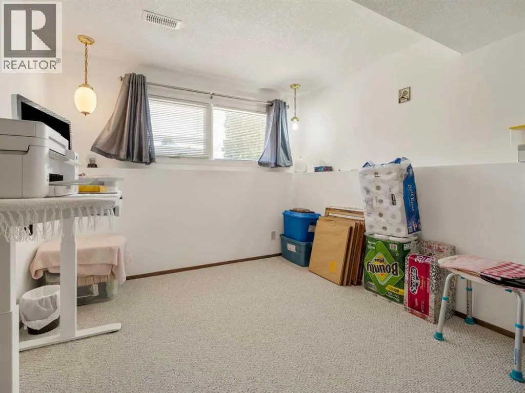 1223 St. Catherine Road N
