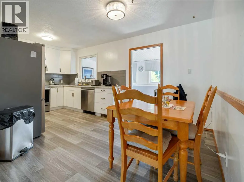 1223 St. Catherine Road N